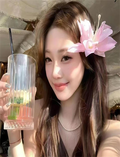 《老友记 第六季》不同导演版本比较永恒的：艺术风格差异分析